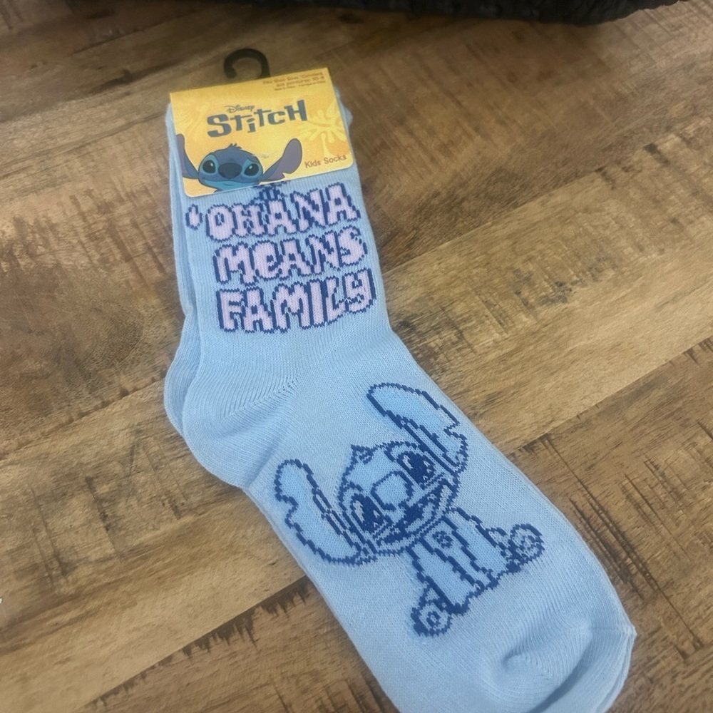 Zak! Stitch Water Bottle and Socks Set - Picture 4 of 4